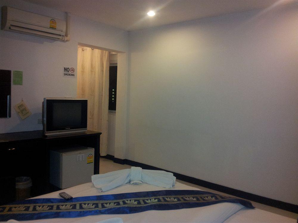 Patong Bay Guesthouse Exterior photo