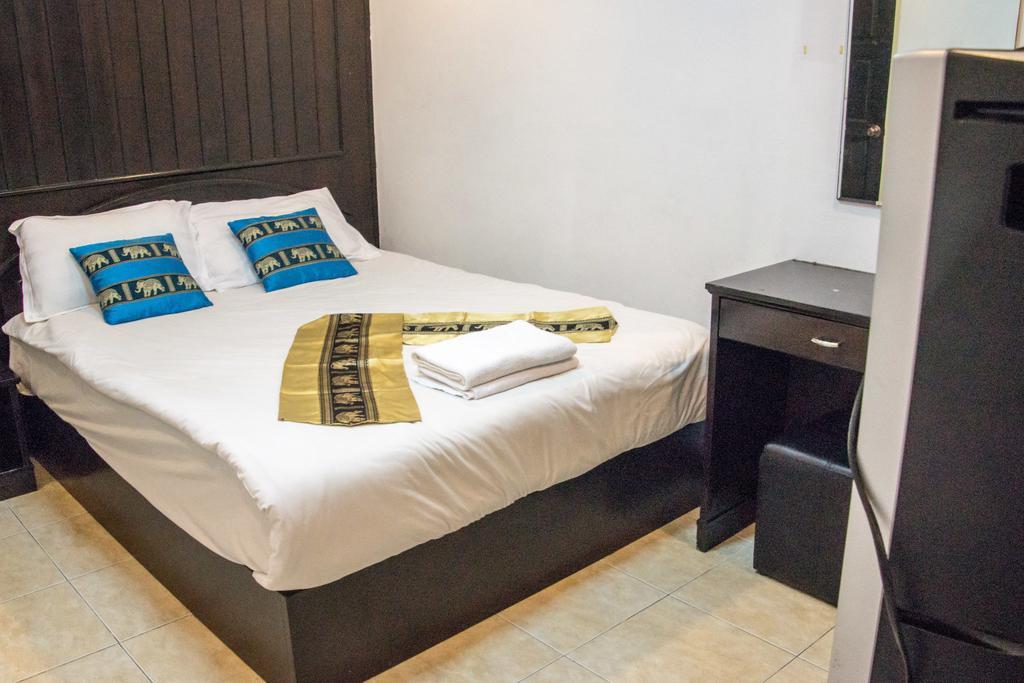 Patong Bay Guesthouse Exterior photo