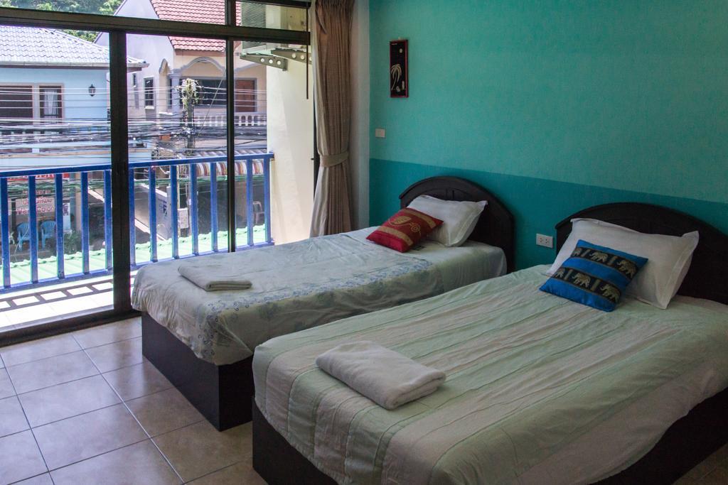 Patong Bay Guesthouse Exterior photo
