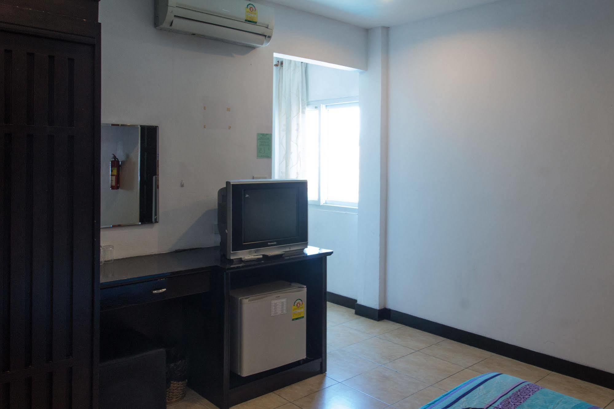 Patong Bay Guesthouse Exterior photo