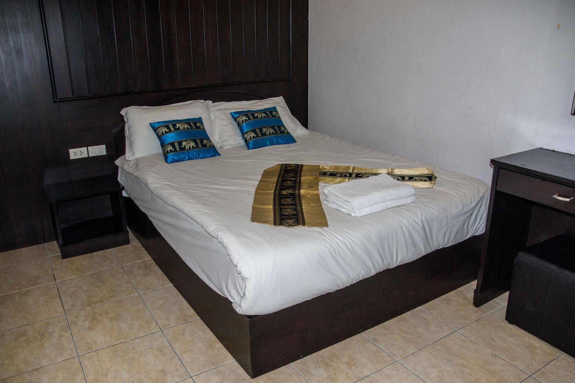 Patong Bay Guesthouse Exterior photo